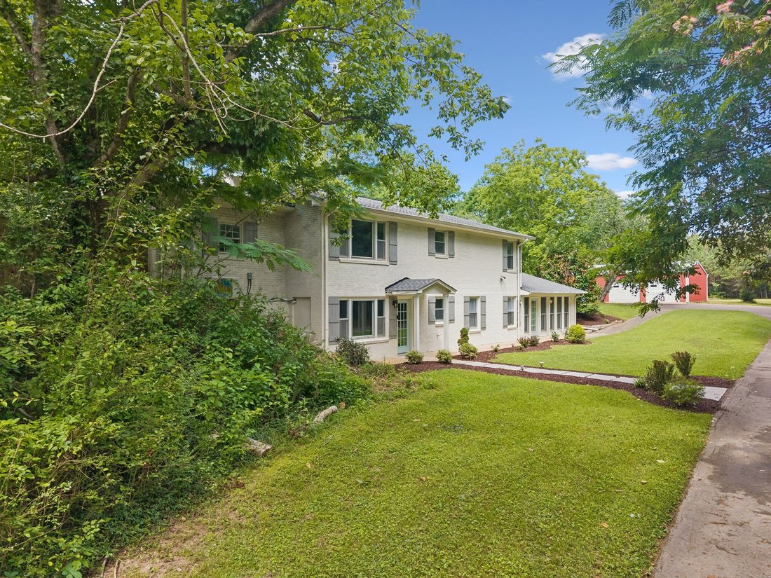 House in Hohenwald, Tennessee, United States 2 - 18365856