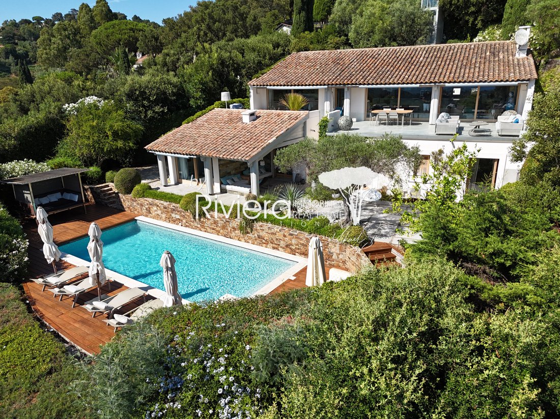Estate in La Croix-Valmer, Provence-Alpes-Côte d'Azur, France 2 - 18363096