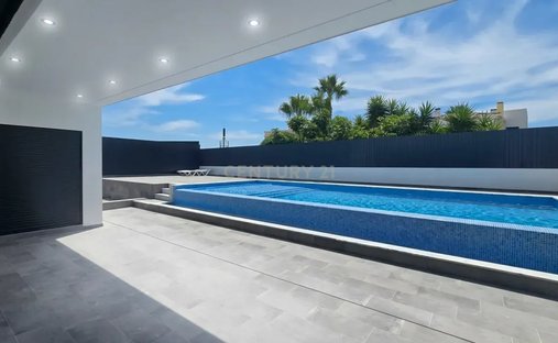 Villa en Mexilhoeira Grande, Algarve, Portugal 1