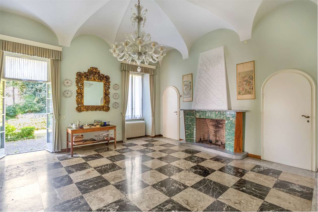 Villa in Lungo Lago-Centro, Lecco, Lombardy 4 - 18365441