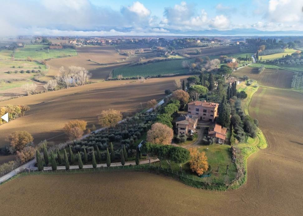 Estate in Castiglione del Lago, Umbria, Italy 2 - 18366938