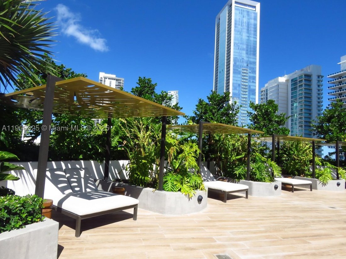 Condo in Miami, Florida, United States 5 - 16640198