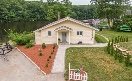 House in Burrillville, Rhode Island, United States 1