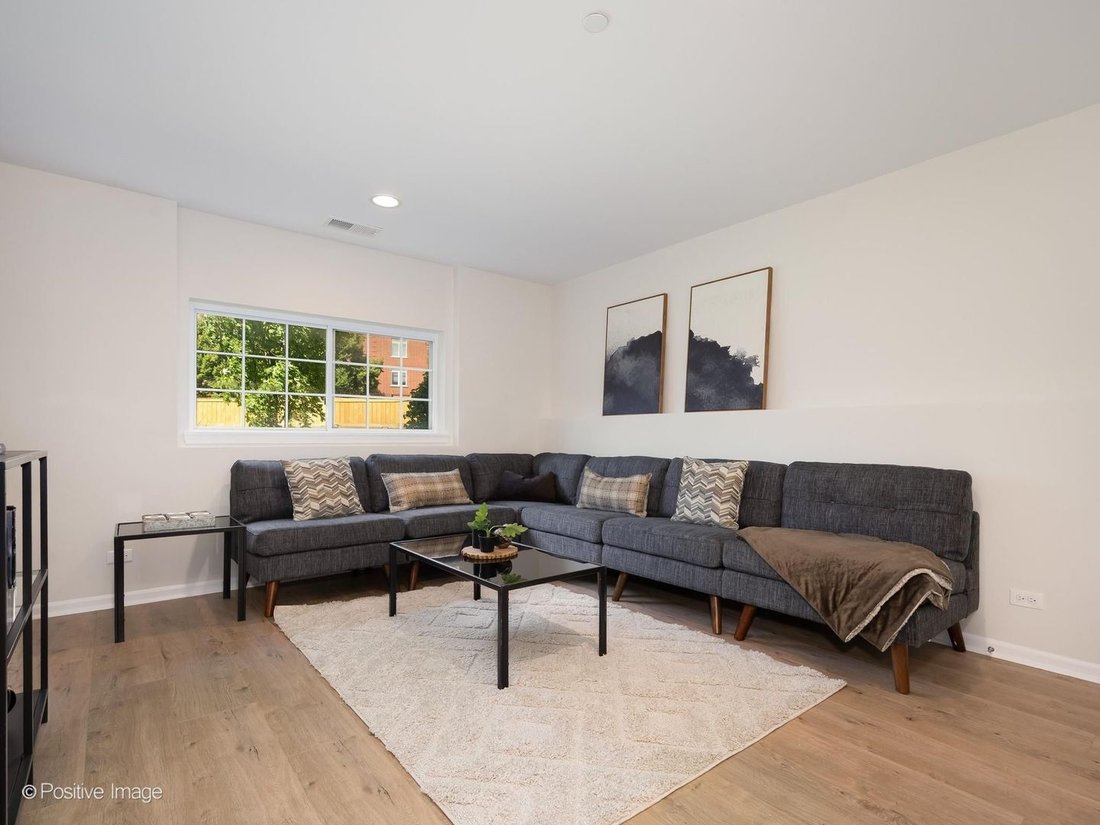 Townhouse in Morton Grove, Illinois, United States 2 - 18362970