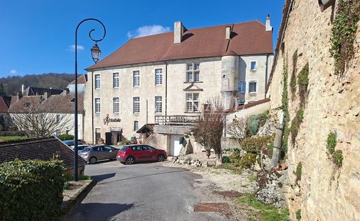 Estate in Langres, Grand Est, France 1