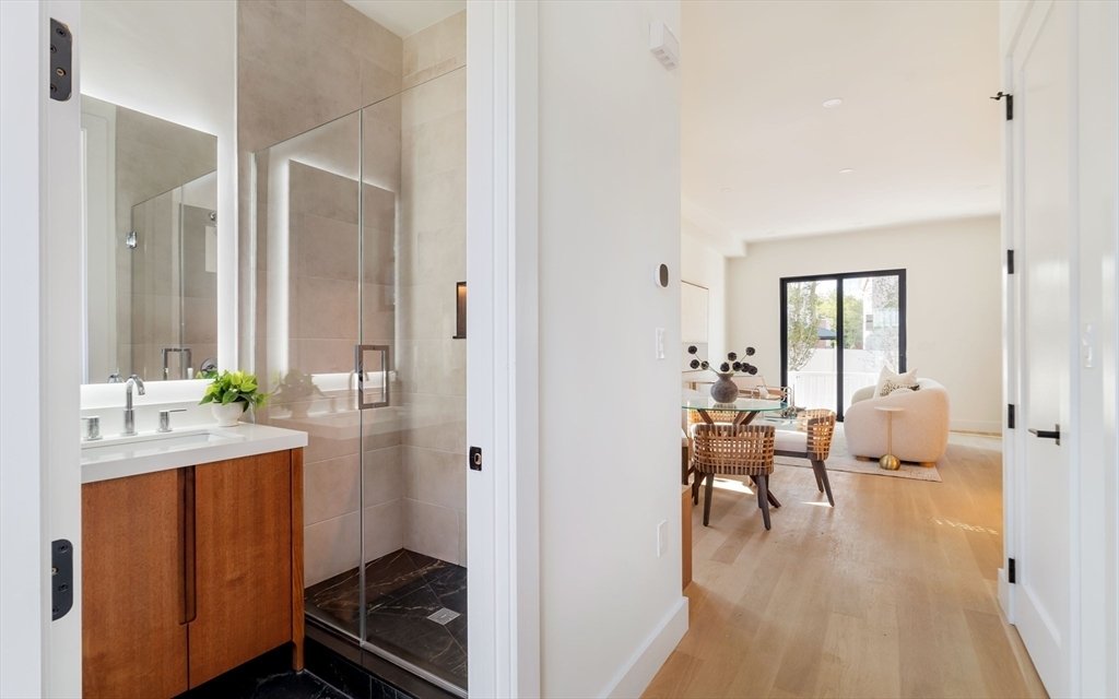 Condo in Watertown, Massachusetts, United States 5 - 18366428