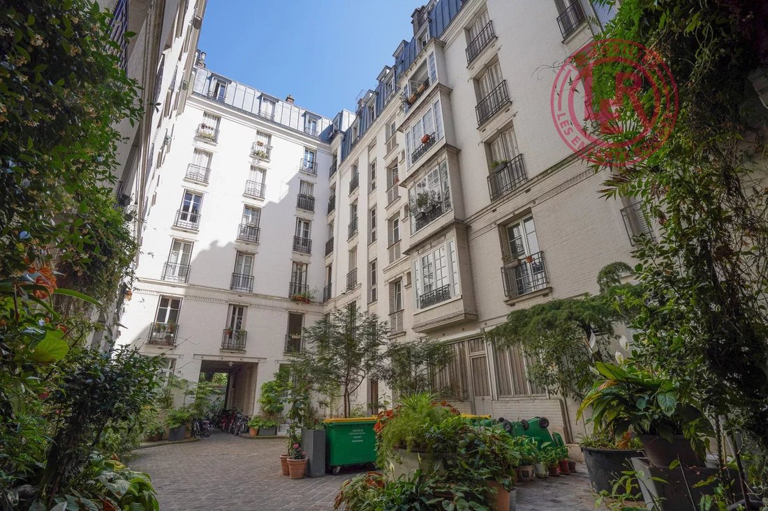 Apartment in Louis Blanc-Aqueduc, Paris 10e Arrondissement, Paris 2 - 18363809
