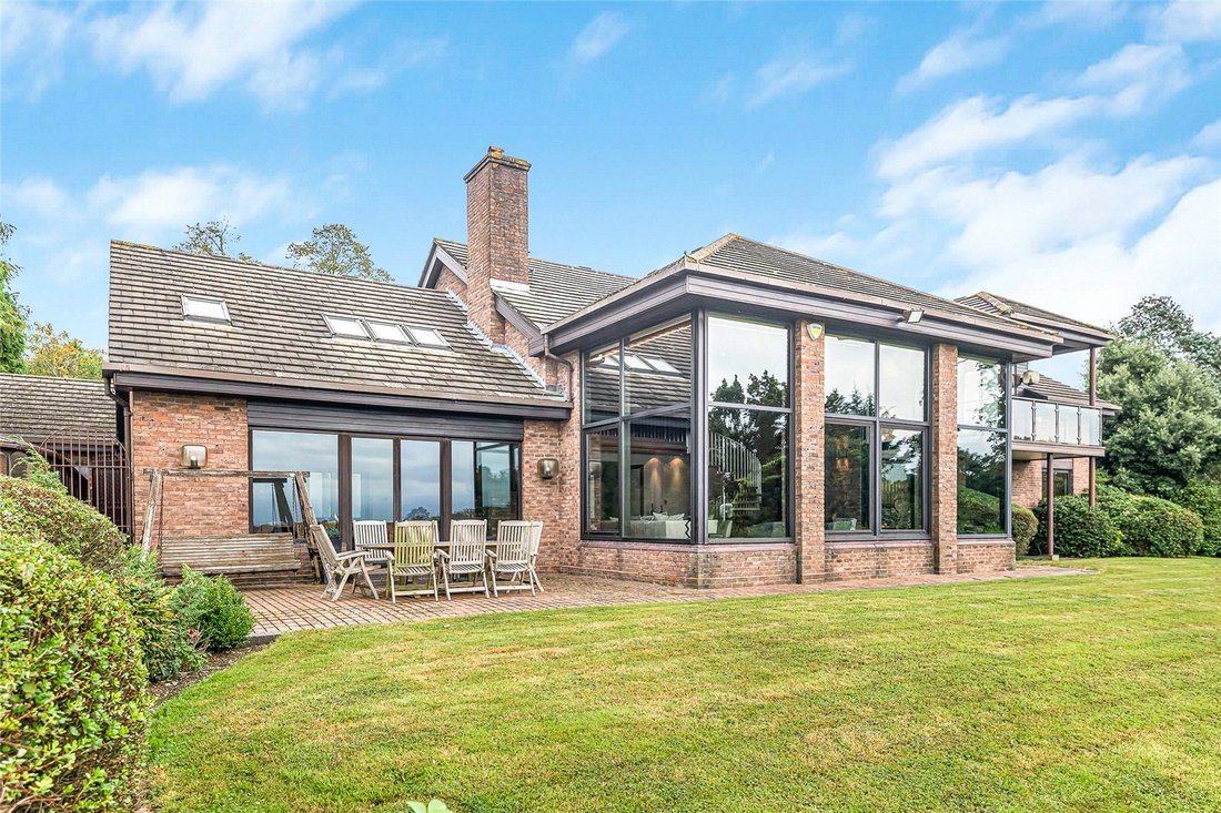 House in Barnet, England 3 - 16943280