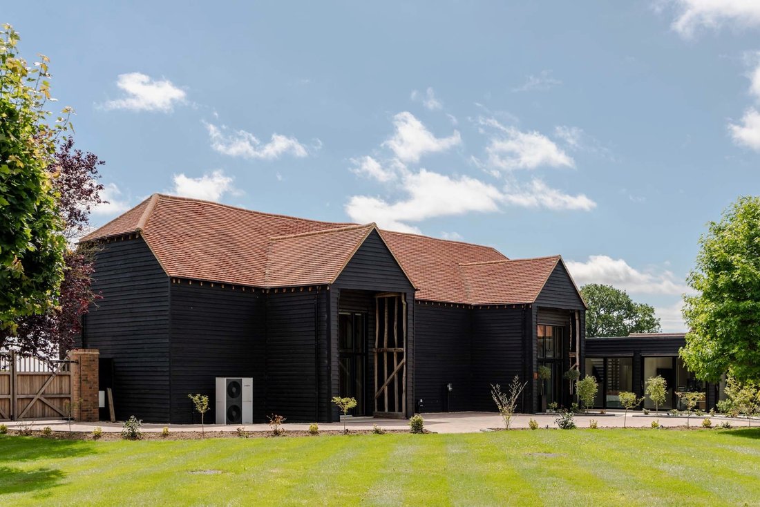 House in Chorleywood, England 2 - 18362110