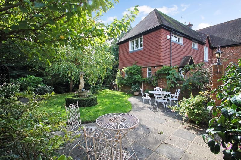 House in Shere, England 1 - 18361993