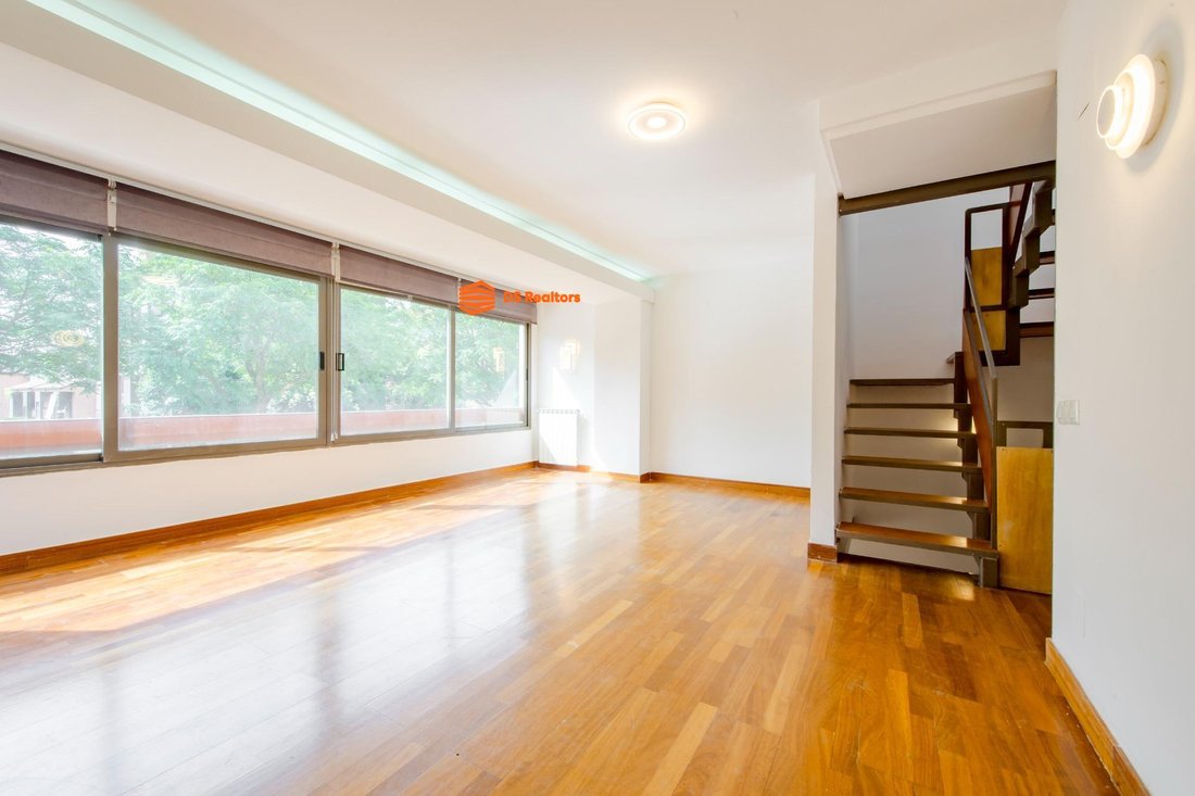 Chalet in Barrio Salamanca, Madrid, Spain 2 - 18362708