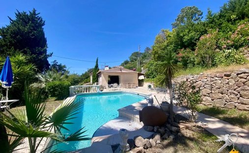 Villa in Font de Veyre, Cannes, France 1