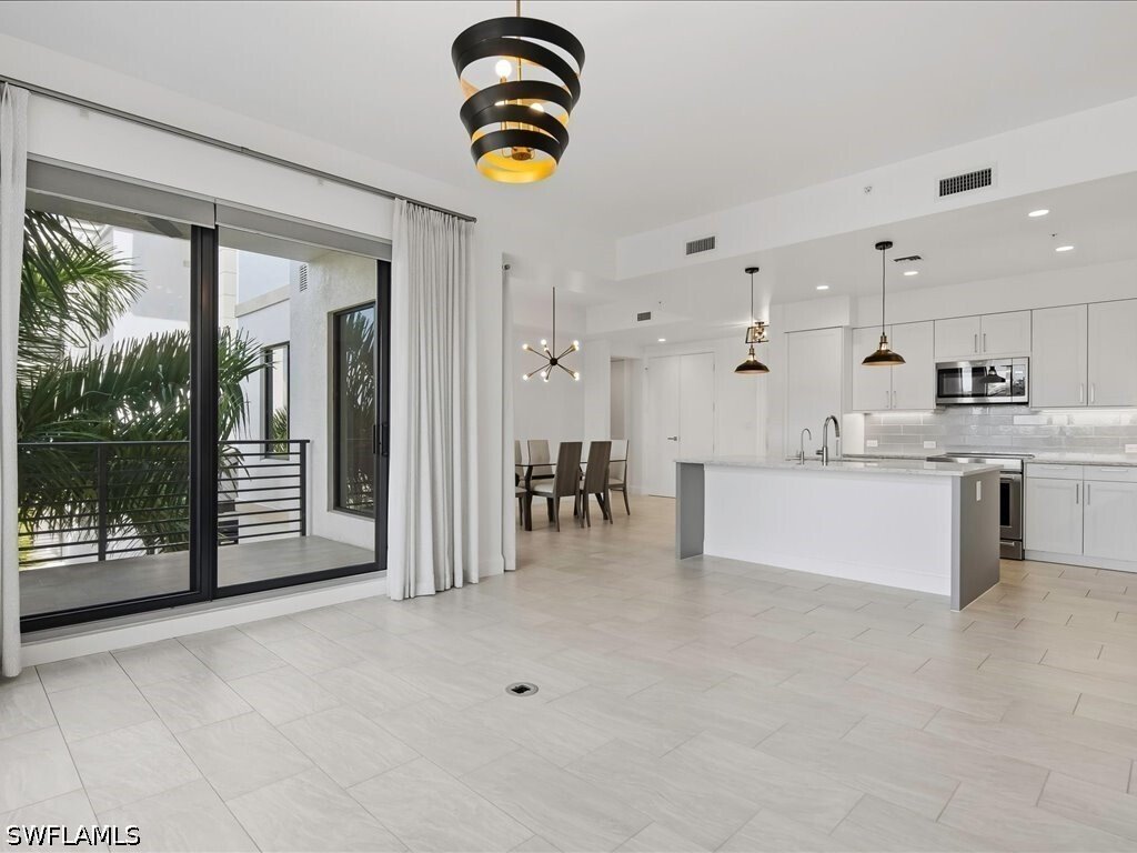 Condo in Naples, Florida, United States 4 - 18362322