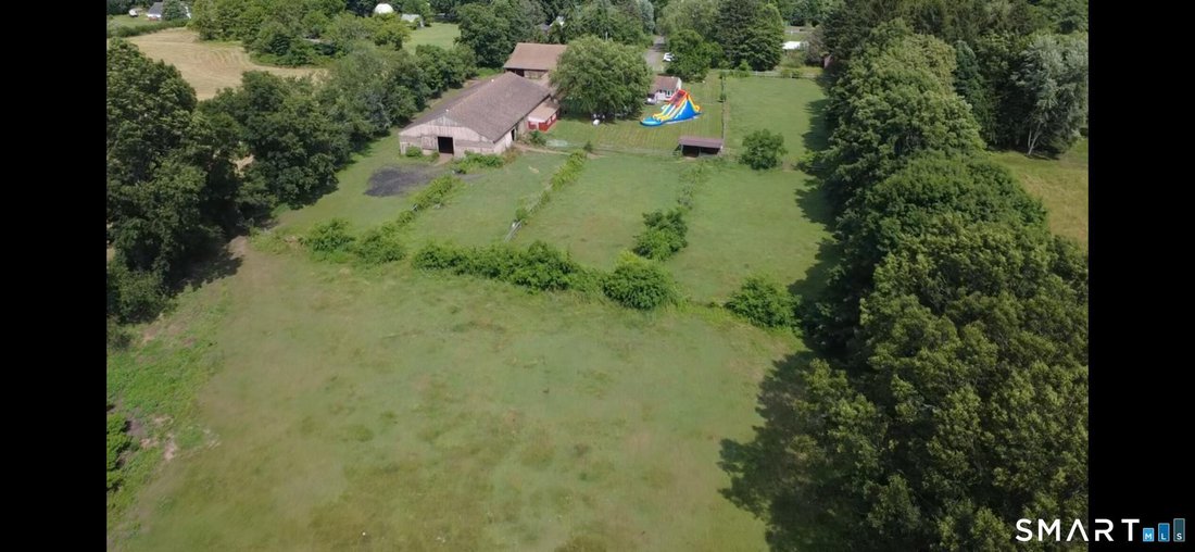 House in Wallingford, Connecticut, United States 4 - 18284394