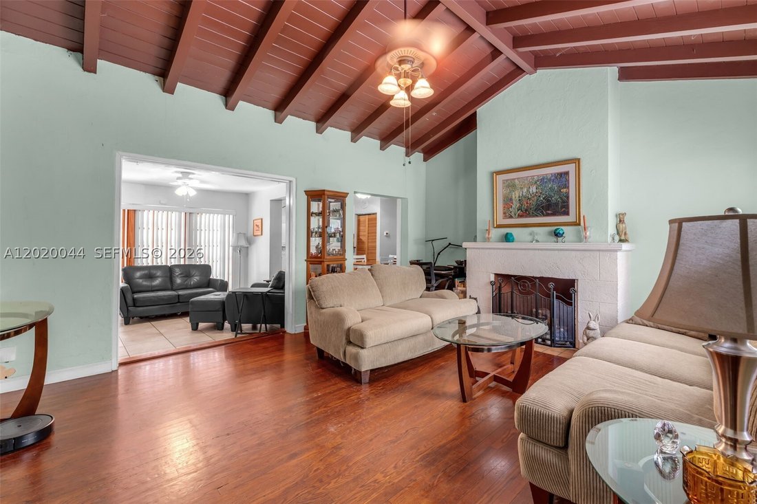 House in Miami, Florida, United States 4 - 17933149
