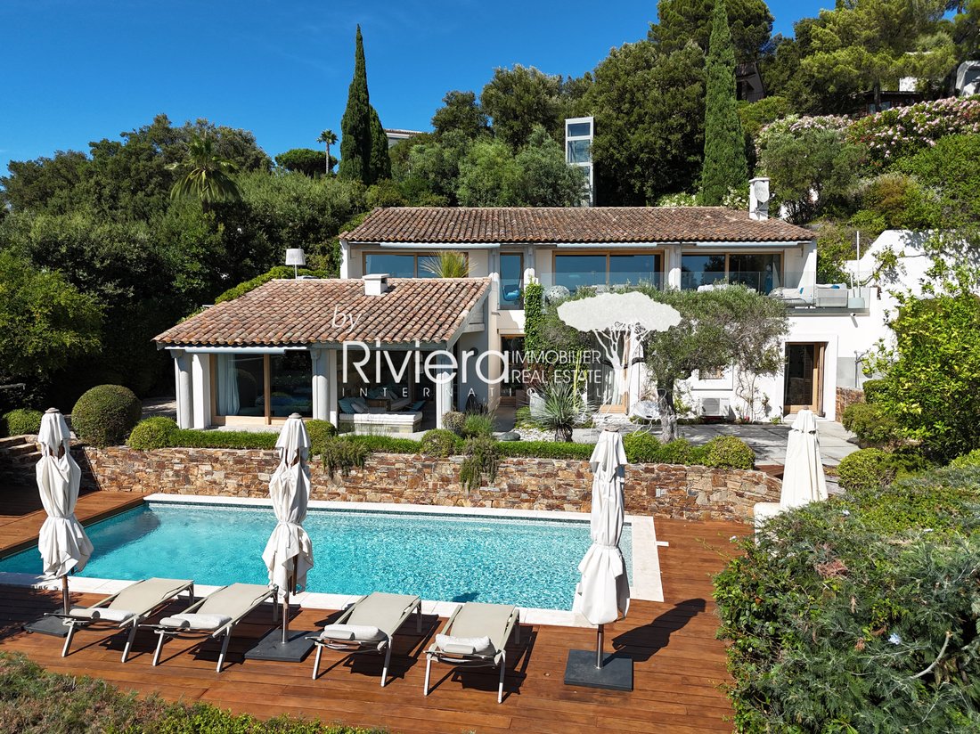 Estate in La Croix-Valmer, Provence-Alpes-Côte d'Azur, France 4 - 18363096