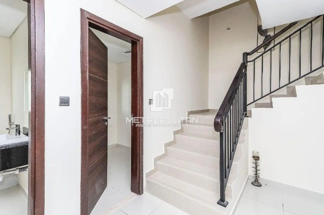 Townhouse in Damac Hills 2, Dubai, United Arab Emirates 3 - 18093883