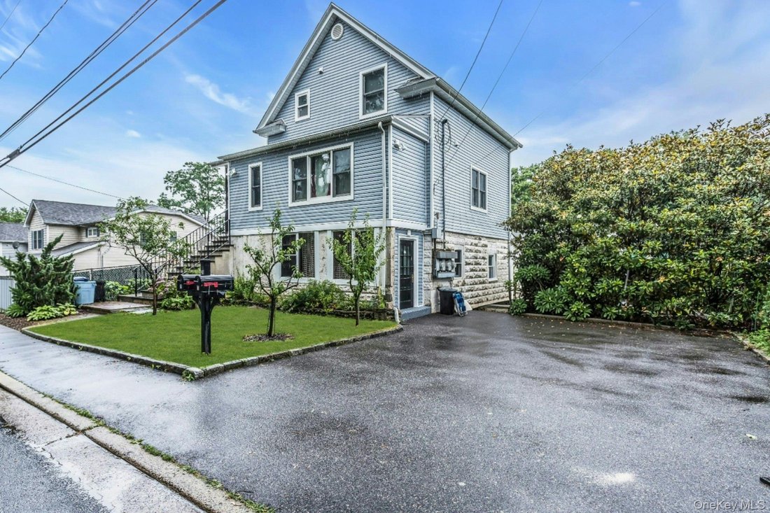 Port Washington, New York, United States 3 - 18366975