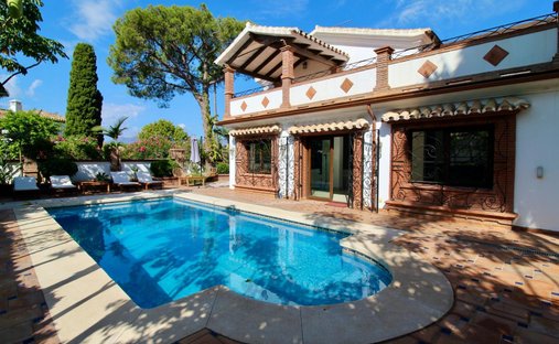 Villa in Estepona, Andalusia, Spain 1