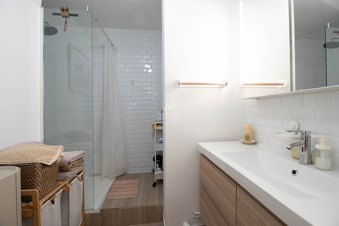 Apartment in Clignancourt-Jules Joffrin, Paris 18e Arrondissement, Paris 5 - 18366085