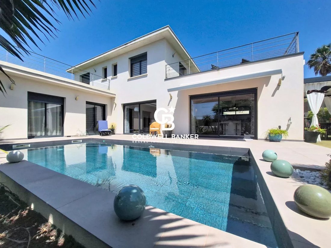House in Frejus, Provence-Alpes-Côte d'Azur, France 1 - 18363795