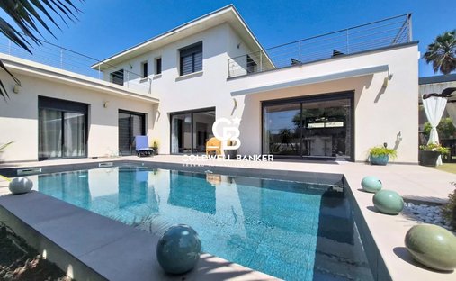 House in Frejus, Provence-Alpes-Côte d'Azur, France 1