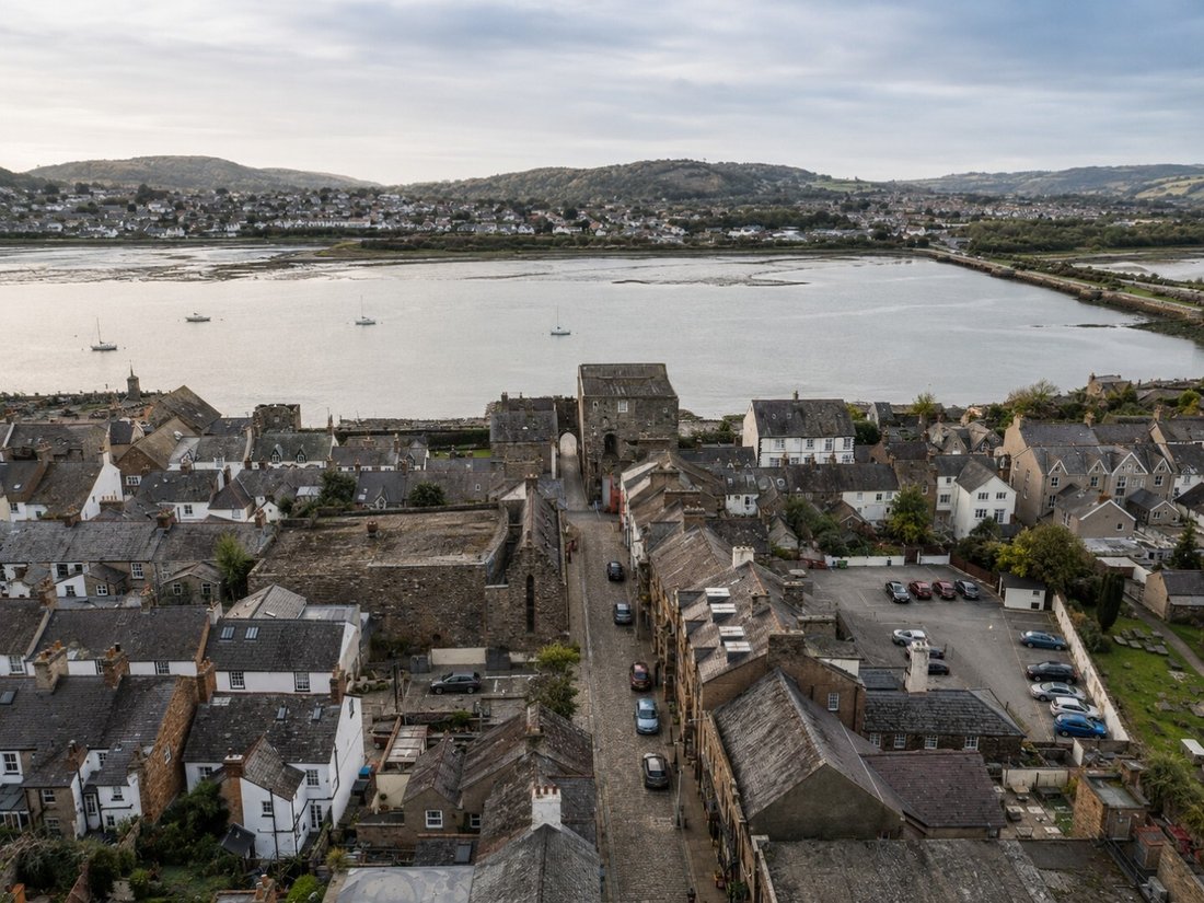 House in Conwy Town, Conwy County, Wales 5 - 18362069