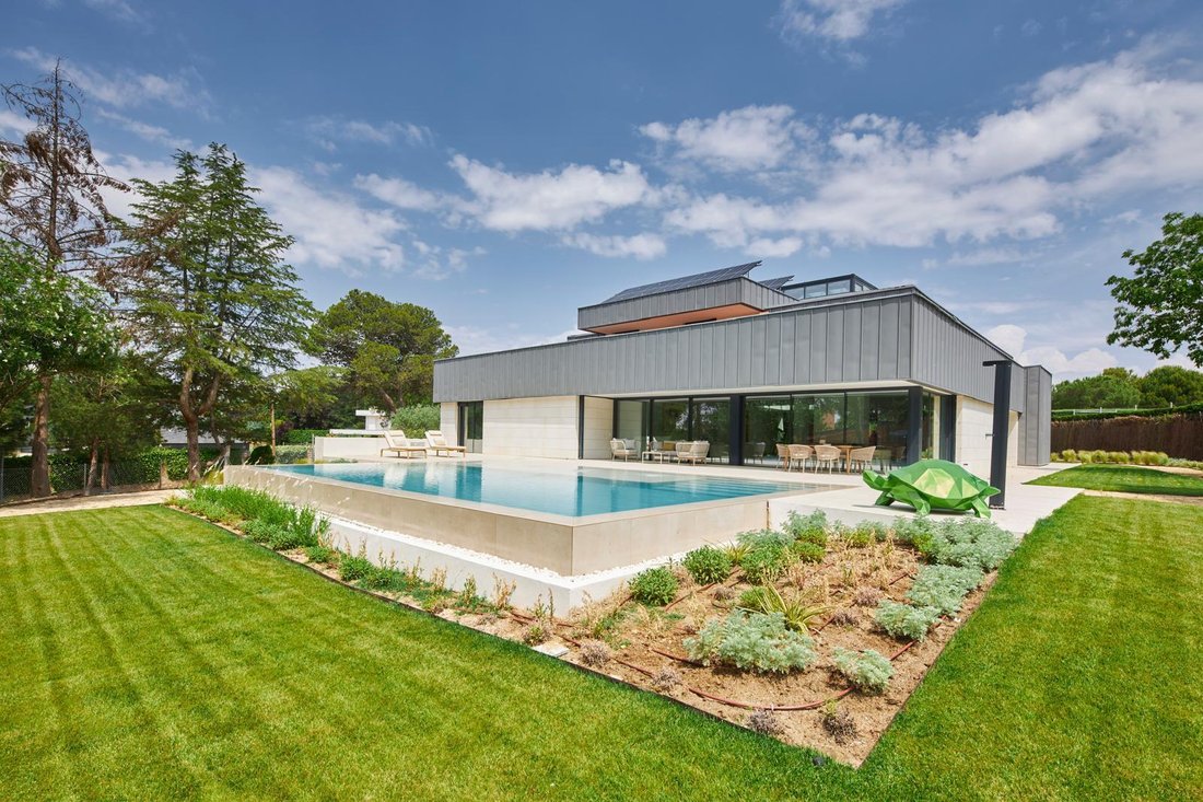 Villa in Boadilla del Monte, Comunidad de Madrid, Spain 2 - 18362925