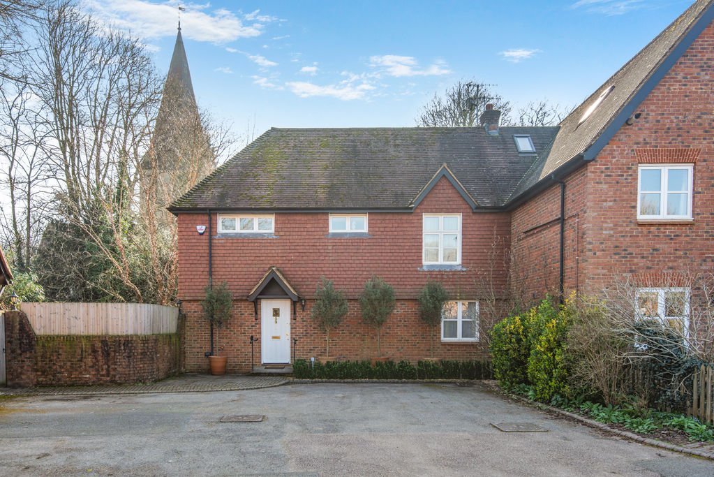 House in Shere, England 5 - 18361993