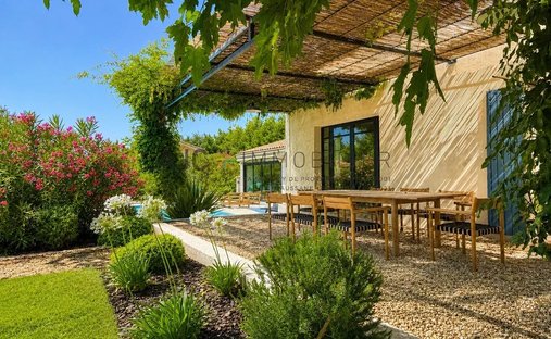 House in Saint-Rémy-de-Provence, Provence-Alpes-Côte d'Azur, France 1