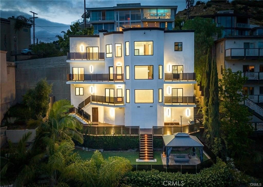 House in Los Angeles, California, United States 3 - 18043285
