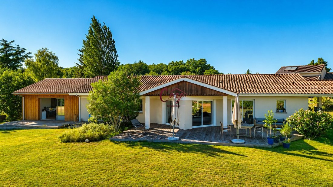 House in Sallebœuf, Nouvelle-Aquitaine, France 2 - 18363310