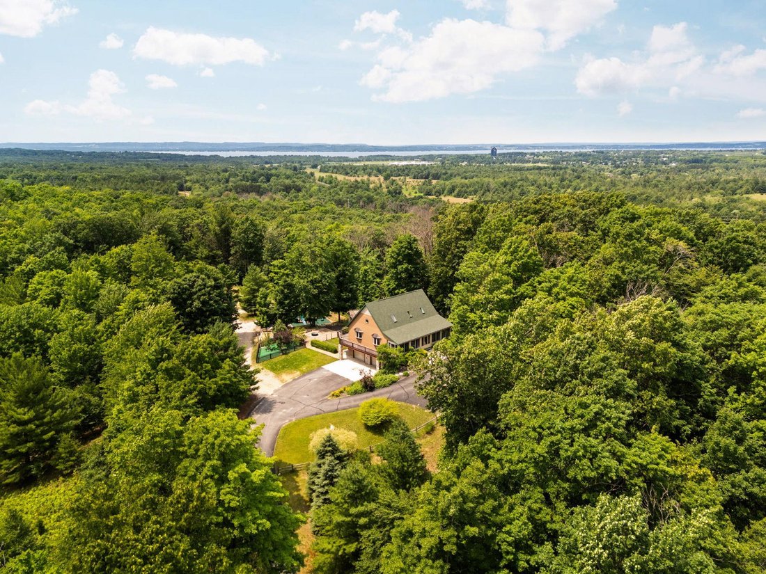 House in Williamsburg, Michigan, United States 2 - 18366795