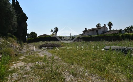 Land in Châteauneuf-Grasse, Provence-Alpes-Côte d'Azur, France 1