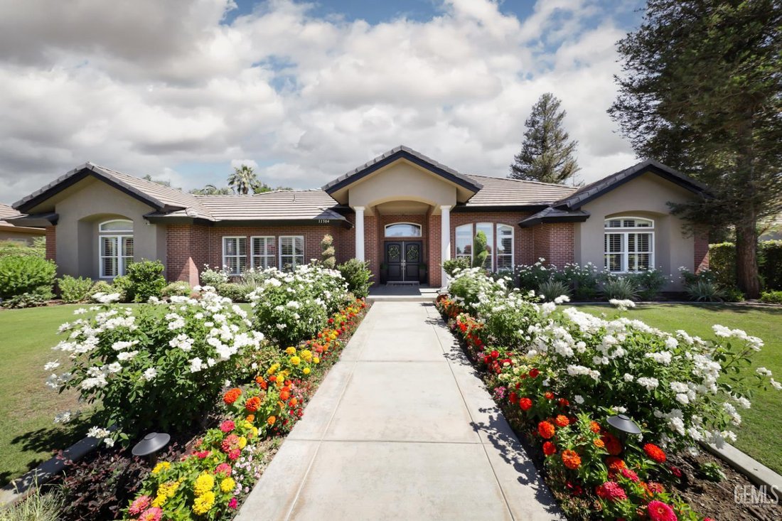 Bakersfield, California, United States 3 - 18364359