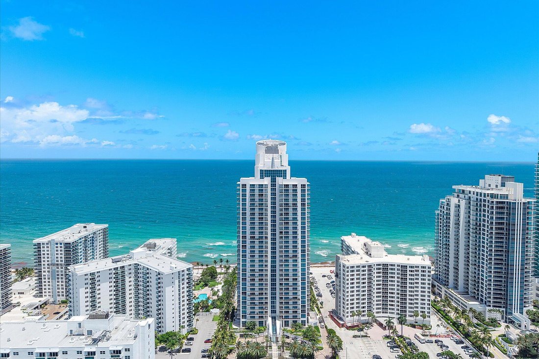 Condo in Hollywood, Florida, United States 5 - 18362444