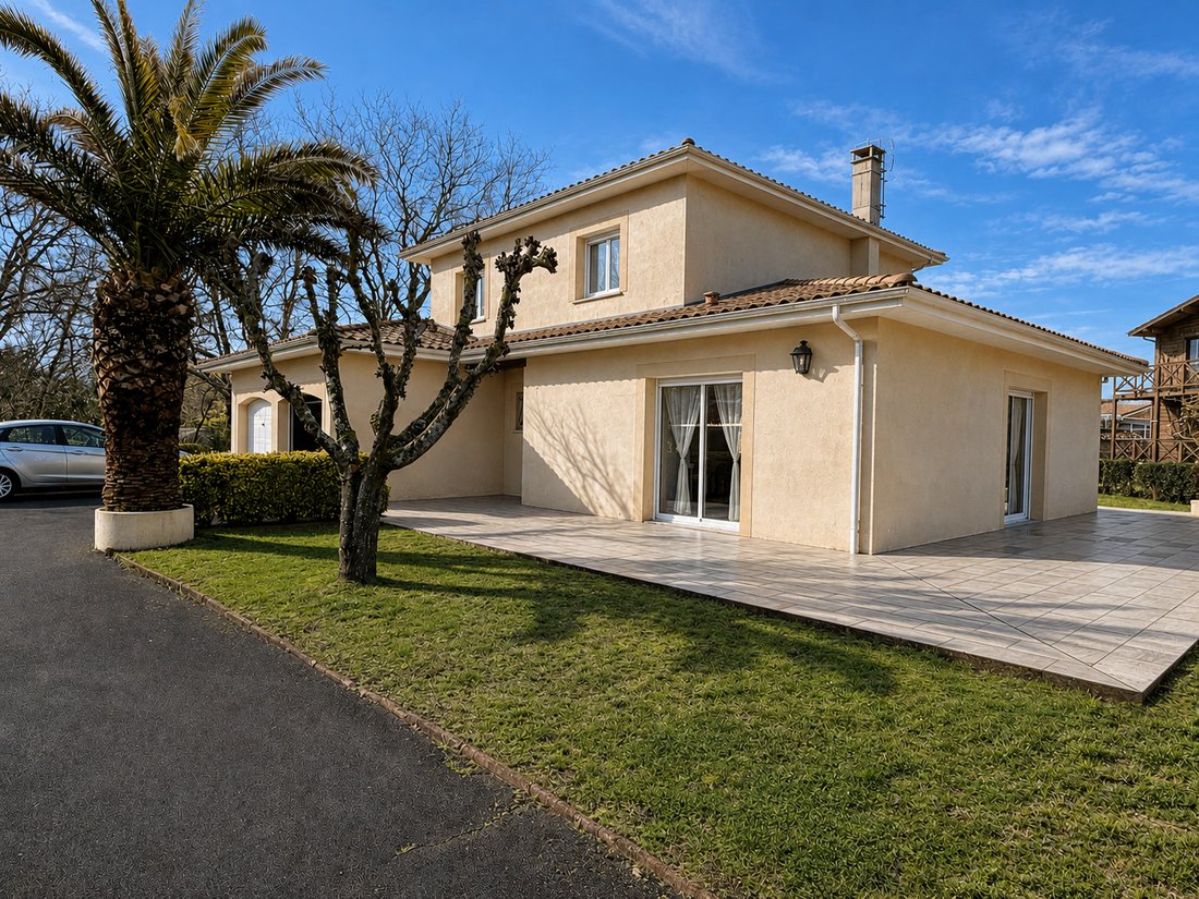 Villa in Centre Ville, Gujan-Mestras, France 1 - 18366052