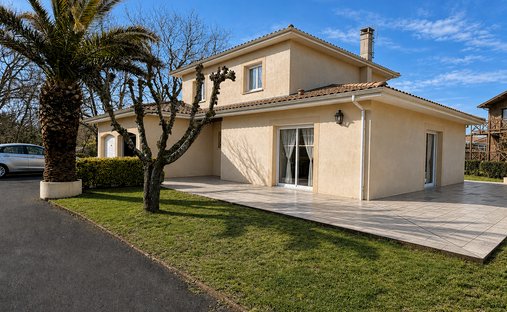 Villa in Centre Ville, Gujan-Mestras, France 1