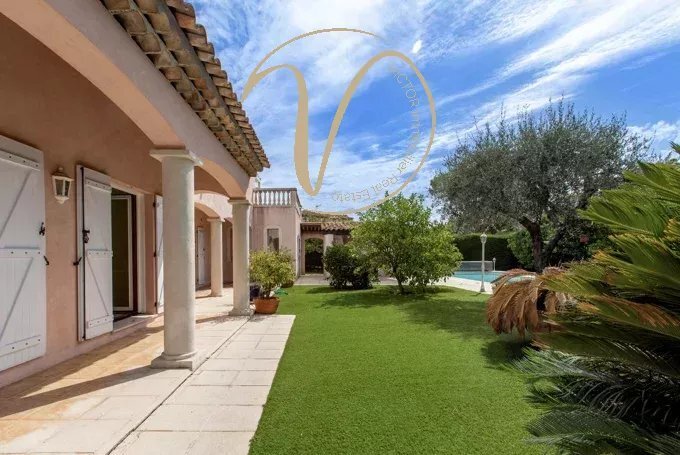 Villa in Villefranche-sur-Mer, Provence-Alpes-Côte d'Azur, France 3 - 15602878