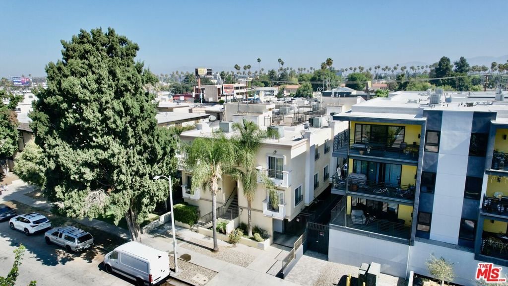 Los Angeles, California, United States 2 - 18364910