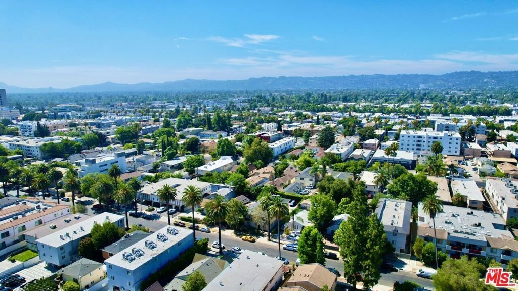 Los Angeles, California, United States 3 - 18364895