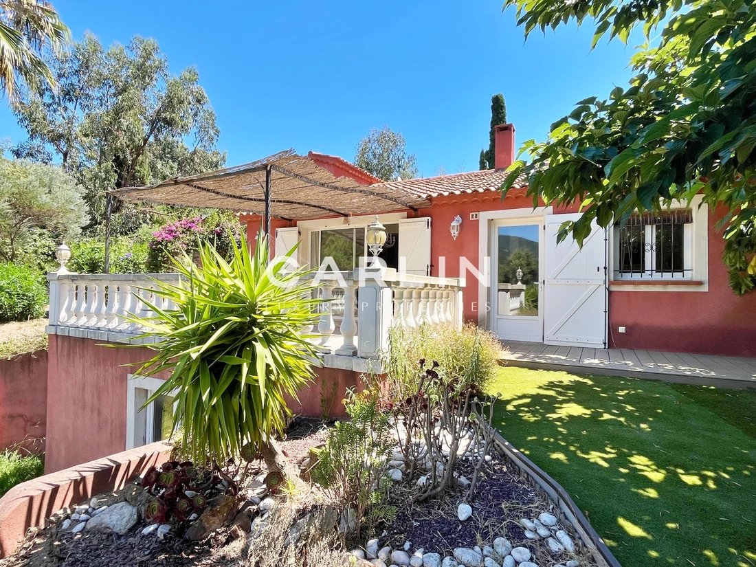 Villa in La Croix-Valmer, Provence-Alpes-Côte d'Azur, France 1 - 18364062