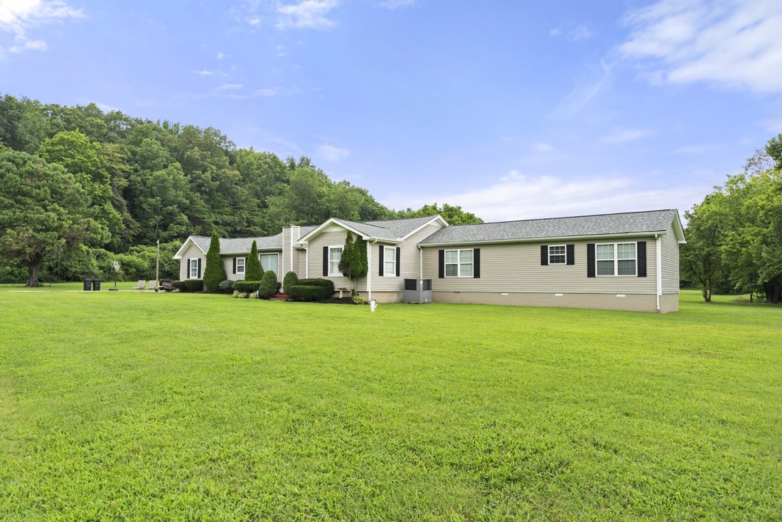 House in Dickson, Tennessee, United States 2 - 18350004