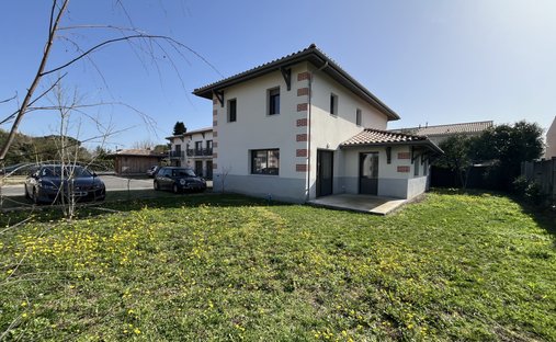 House in Villenave-d'Ornon, Nouvelle-Aquitaine, France 1