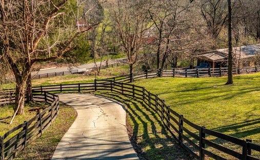 House in Cottontown, Tennessee, United States 1
