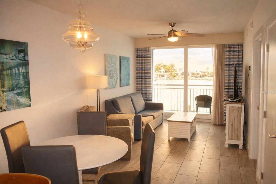 Condo in St. Pete Beach, Florida, United States 3 - 18365496