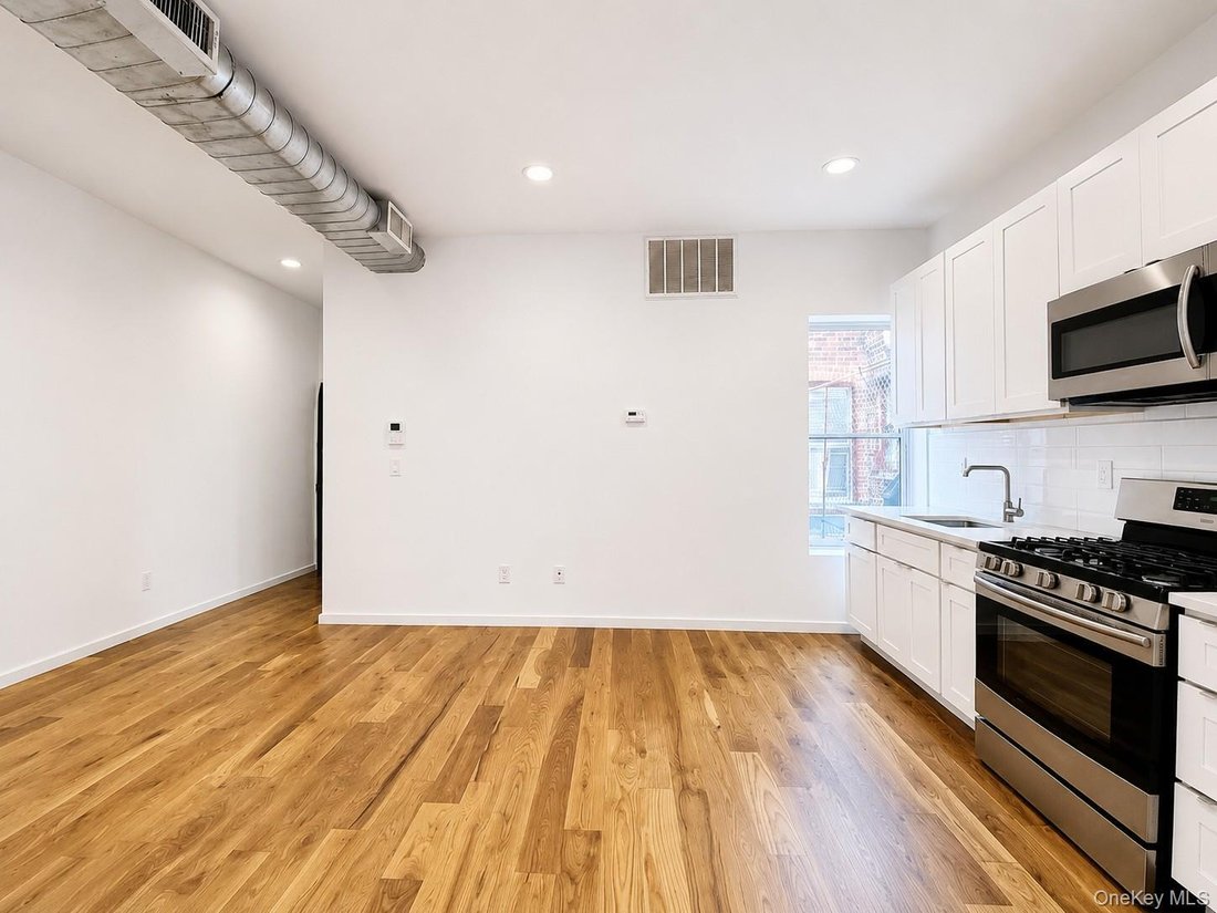 House in New York, New York, United States 2 - 18365280