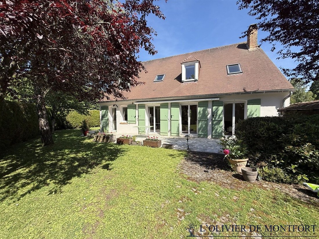 House in Montfort-l'Amaury, Ile-de-France, France 1 - 18363345