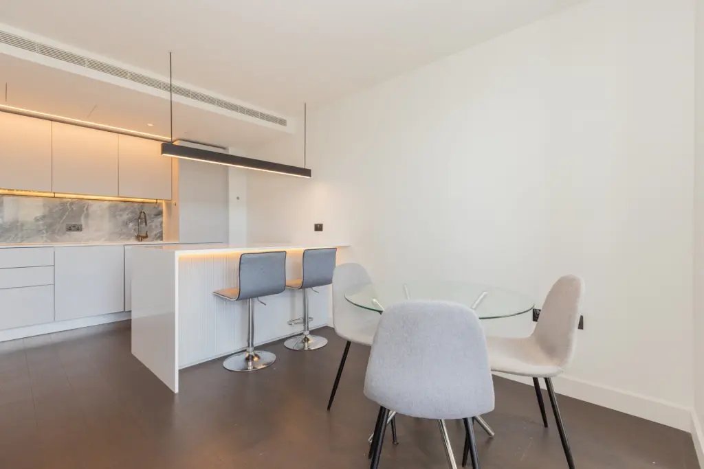 Apartment in White City, Hammersmith and Fulham, England 5 - 16767926