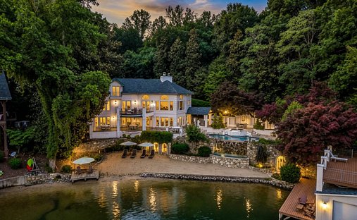 House in Lake Lure, North Carolina, United States 1